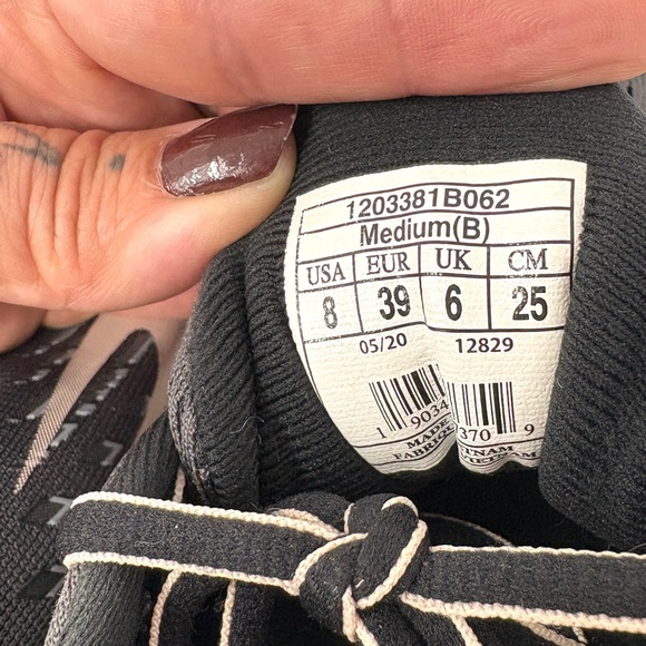 Brooks Ghost 13 Pale Pink & Dark Charcoal Grey Ombré Athletic Shoes - Picture 7 of 11